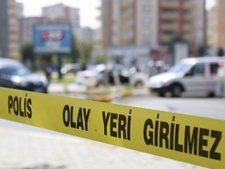 Önce eşini bıçakladı sonra intihara kalkıştı