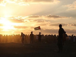 İsrail'den Gazze'deki barışçıl göstericilere hava saldırısı