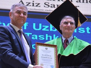 Nobel ödüllü bilim adamı Aziz Sancar'a Özbekistan'da fahri doktora