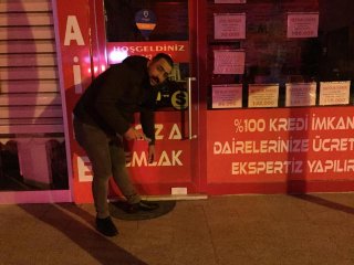 MHP Ankara Sincan'da esnafa siftah parası dağıttı