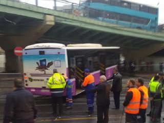 İstanbul'da otobüs kazası!