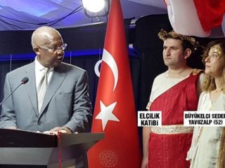 Helen' kostümlü elçi merkeze alındı