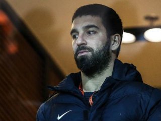 Arda Turan acı haberle sarsıldı!