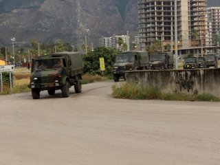 Hatay sınırına askeri sevkiyat