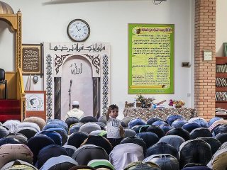 Atina'nın ilk ibadete açık camisi için imam aranıyor