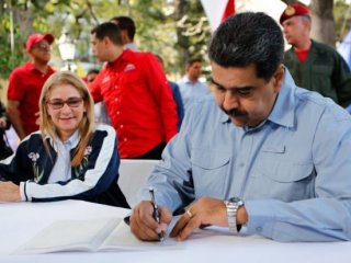 Maduro imzaladı