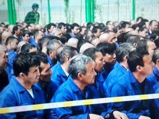 Toplama kampındaki kazak mahkum: Çin kampında cehennemi gördum
