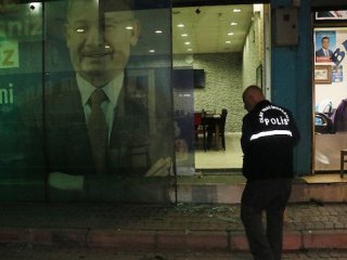 AK Parti Seyhan belediye başkan adayının seçim bürosuna saldırı