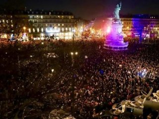 Fransa’da binler sokağa döküldü