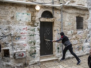Yahudi yerleşimciler Kudüs'te Filistinli ailenin evine el koydu