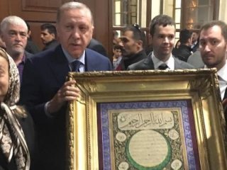 Cumhurbaşkanı Erdoğan İskenderun'da Kuranı Kerim okudu