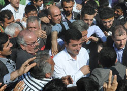 BDP'li vekillerden provokasyon