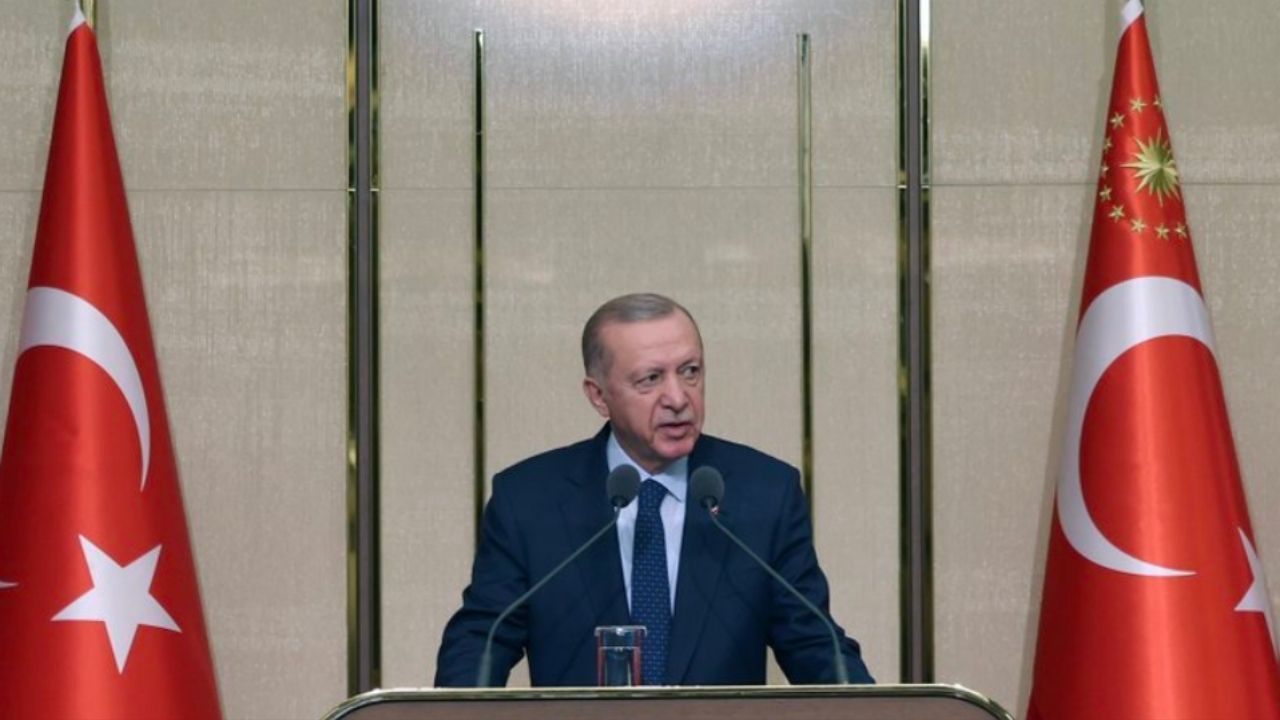Erdoğan: Son FETÖ'cü hain de yargıya hesap verene kadar enselerinde olacağız