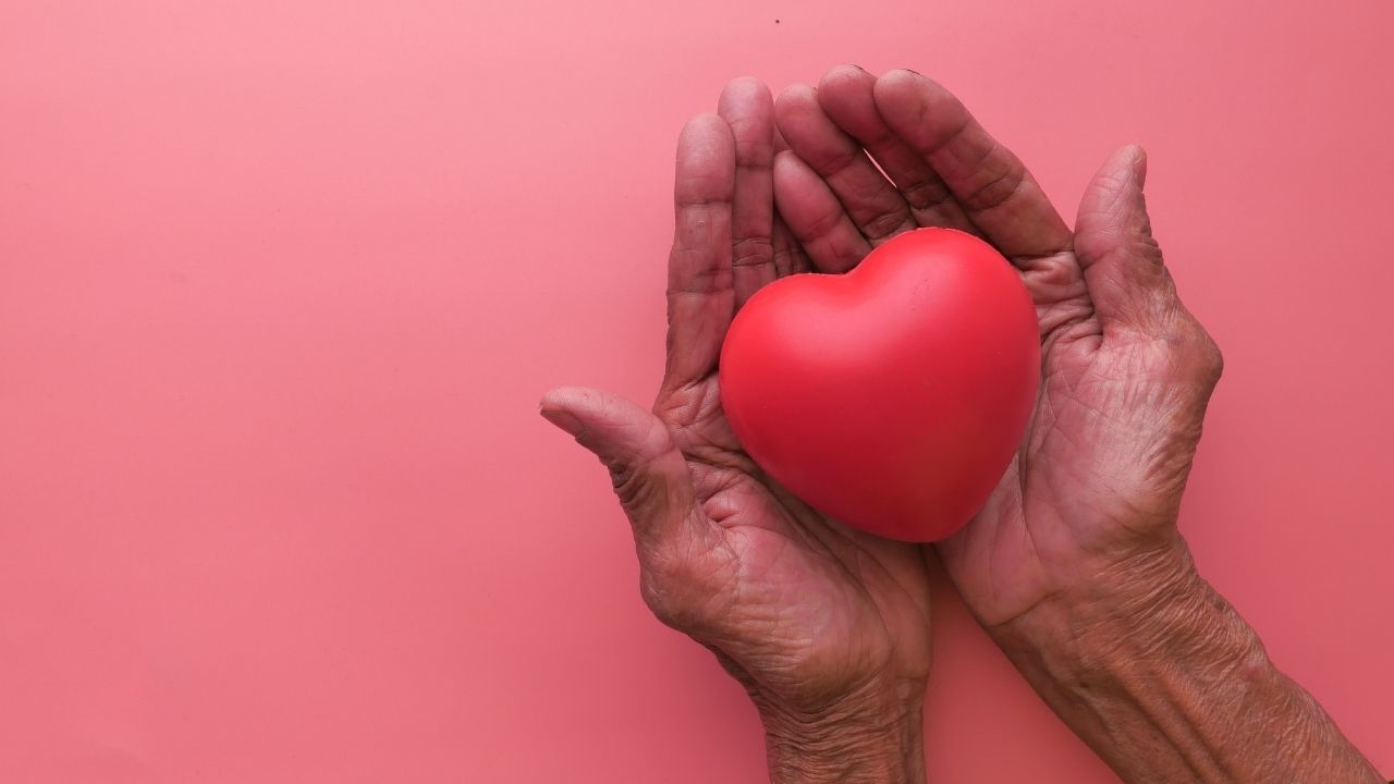 Kalp çarpıntısı neden olur? Kalp çarpıntısına ne iyi gelir? Kalp çarpıntısı tehlikeli mi?
