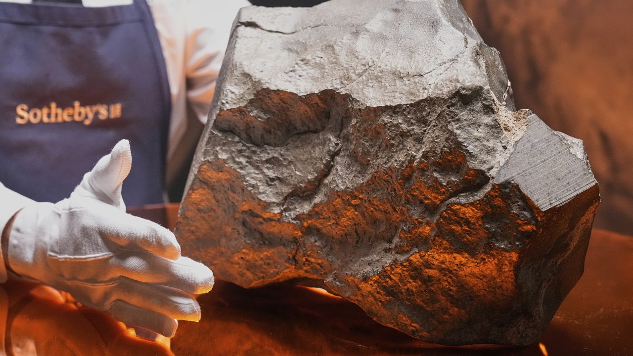 Mars'tan Düşen En Büyük Kaya Parçası 5,3 Milyon Dolara Satıldı
