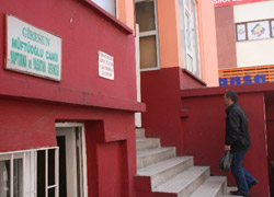 2 caminin elektrikleri, borcundan dolayı kesildi