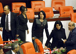 TBMM Genel Kurulu -BDP, MHP ve CHP'nin grup önerileri kabul edilmedi -