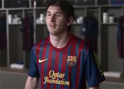 Messi sol ayağıyla 3'lük attı!