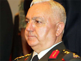Başbakan Erdoğan'ı 'o komutan' karşıladı
