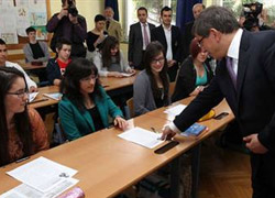 Türk öğrenciden Davutoğlu’na şikayet