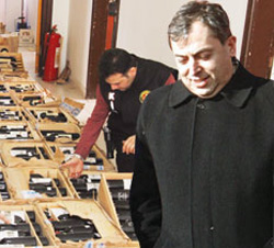 Büyükelçi fena yakalandı
