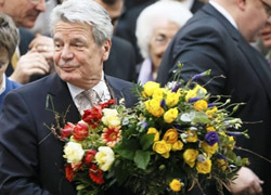 Gauck Türklere hayırlı olsun