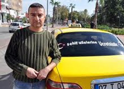 Şehit ailelerini ücretsiz taşıyor