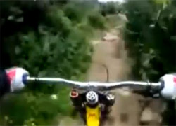 Uçurumun Kenarından Bisikletle Geçmek