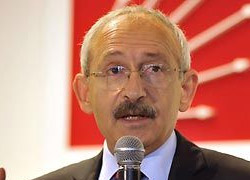 Yeni tüzük kurultay salonunda kaldı!