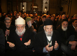 Ulu Camii'deki Kur'an ziyafetinde kulakların pası silindi