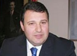 Eski yönetici Bülent Deriş aday olduğunu açıkladı
