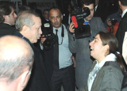 Liseli kızın başbakanı şaşırtan isteği