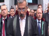 HAKİM AVUKATI DÖVDÜ