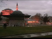 TOPHANE ALEVLER İÇİNDE