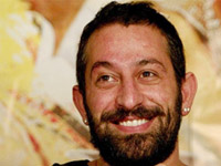 YILMAZ NOEL BABAYI 'Tİ'YE ALDI