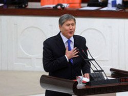 TEK ONLAR ALKIŞLAMADI