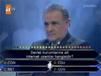 KENA IŞIK'I SİNİR KÜPÜ YAPTI