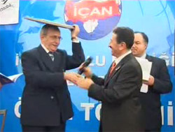 BAŞOĞLU'NUN SAYGISI