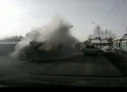 AŞIRI HIZ TAKLA ATTIRDI