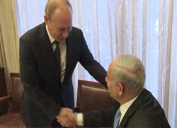 NETANYAHU PUTİN'İ OTURARAK KARŞILADI