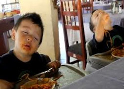 SPAGETTİYE YENİK DÜŞTÜLER