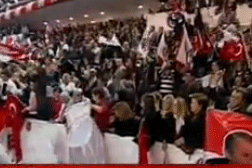 KORAY AYDIN SALONA GİRERKEN YUHALANDI