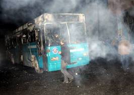 ŞİŞLİ'DE HALK OTOBÜSÜNE MOLOTOFLU SALDIRI
