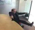 Bankada oturduğu sandalye felç bıraktı