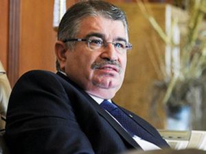 İdris Naim Şahin'i 10 Saniyeliğine Bakan Yapan Anons