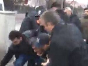 Meclis Önünde Gergin Anlar