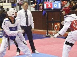 Türk Tekvandocunun Yere Yığıldığı An