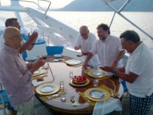 AHC Tarafsız Bölgede Coştu