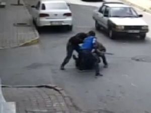 Gündüz ortasında döner bıçaklı gasp dehşeti