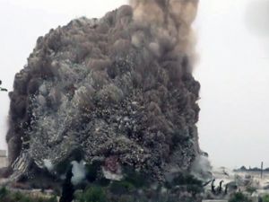Esed Karargahı Havaya Uçtu: 50 Ölü